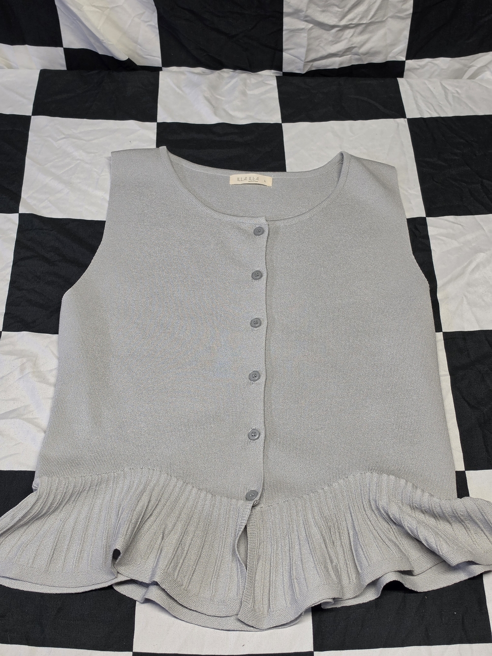 ILLA ILLA Light Gray Sleeveless Knit Button-Front Top